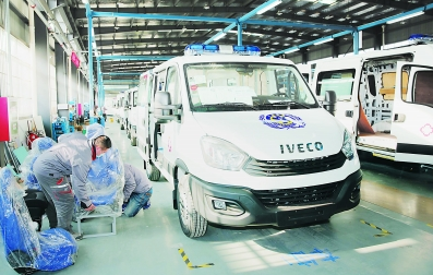 南京英德利爭分奪秒月底前交付33臺(tái)救護(hù)車